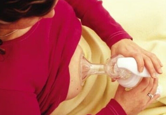 母乳分析仪厂家提醒宝宝吃母乳拉稀怎么办? 宝宝吃母乳拉稀不要紧可能是您需要检测母乳质量问题